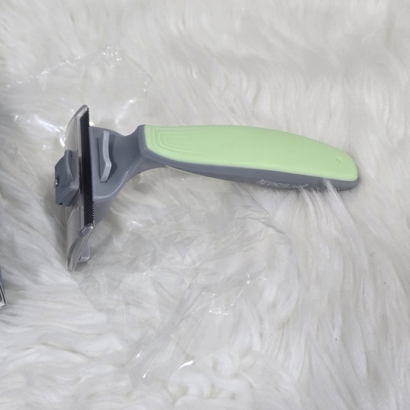 Pets, Dog-shedding-brush-for-grooming new - Picture 3 of 4